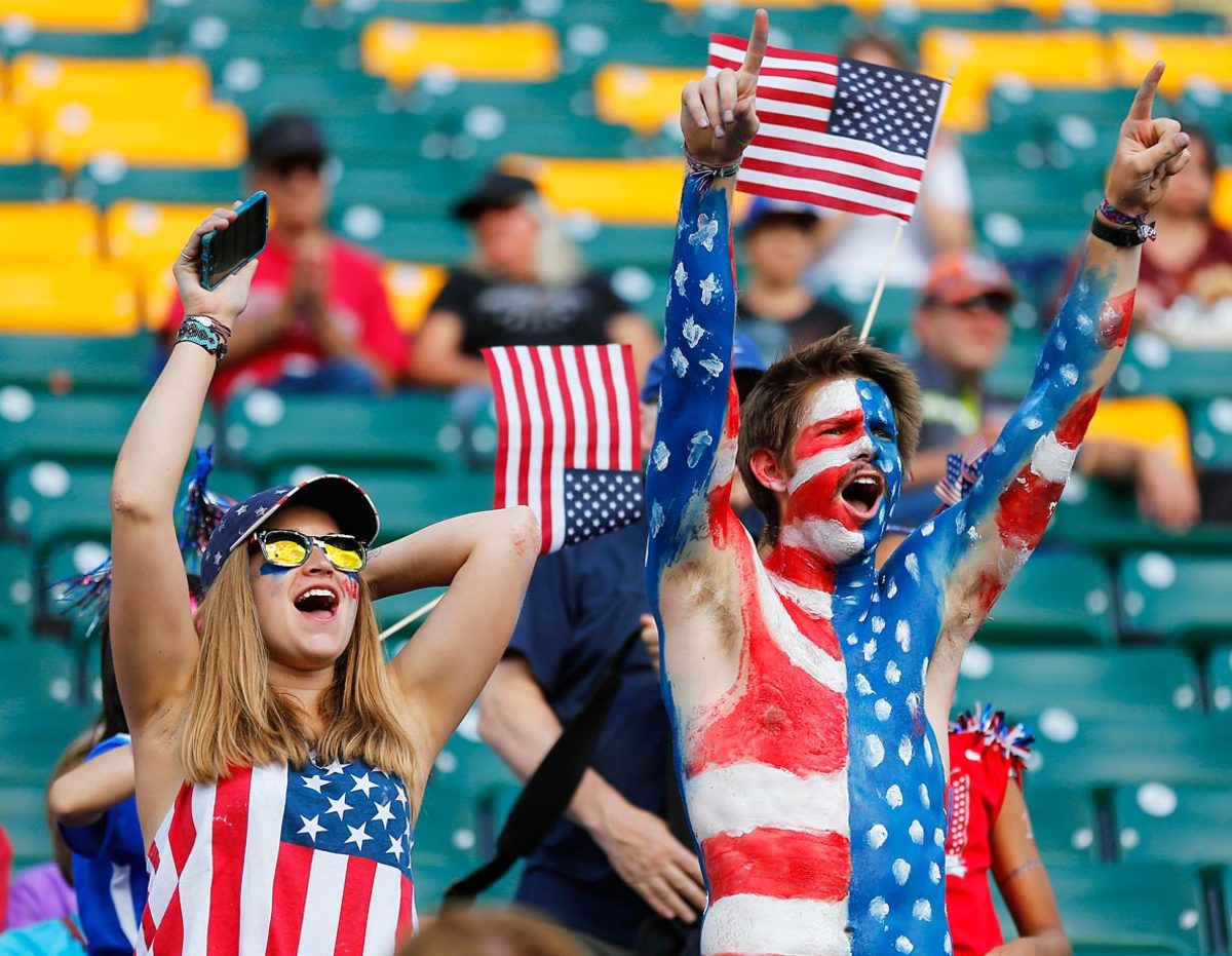 world-cup-fans--478126126_master.jpg
